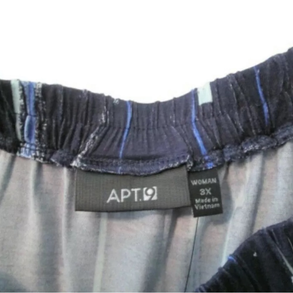 Apt 9 Plus Size 3X Top Navy Blue Off The Shoulders - Picture 2 of 3